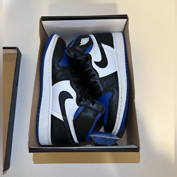 Air Jordan 1s Royal Toe - Picture 4 of 5